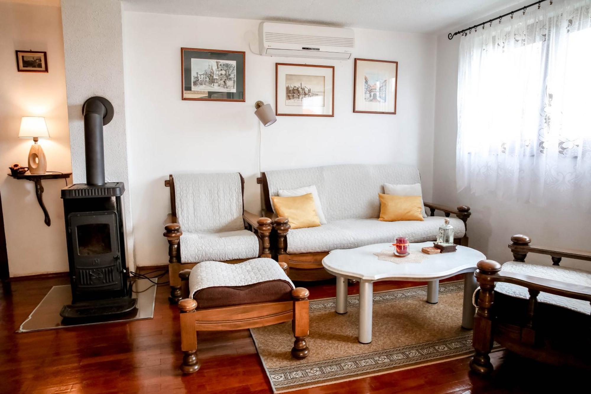 Apartman Lori Laurana Esterno foto